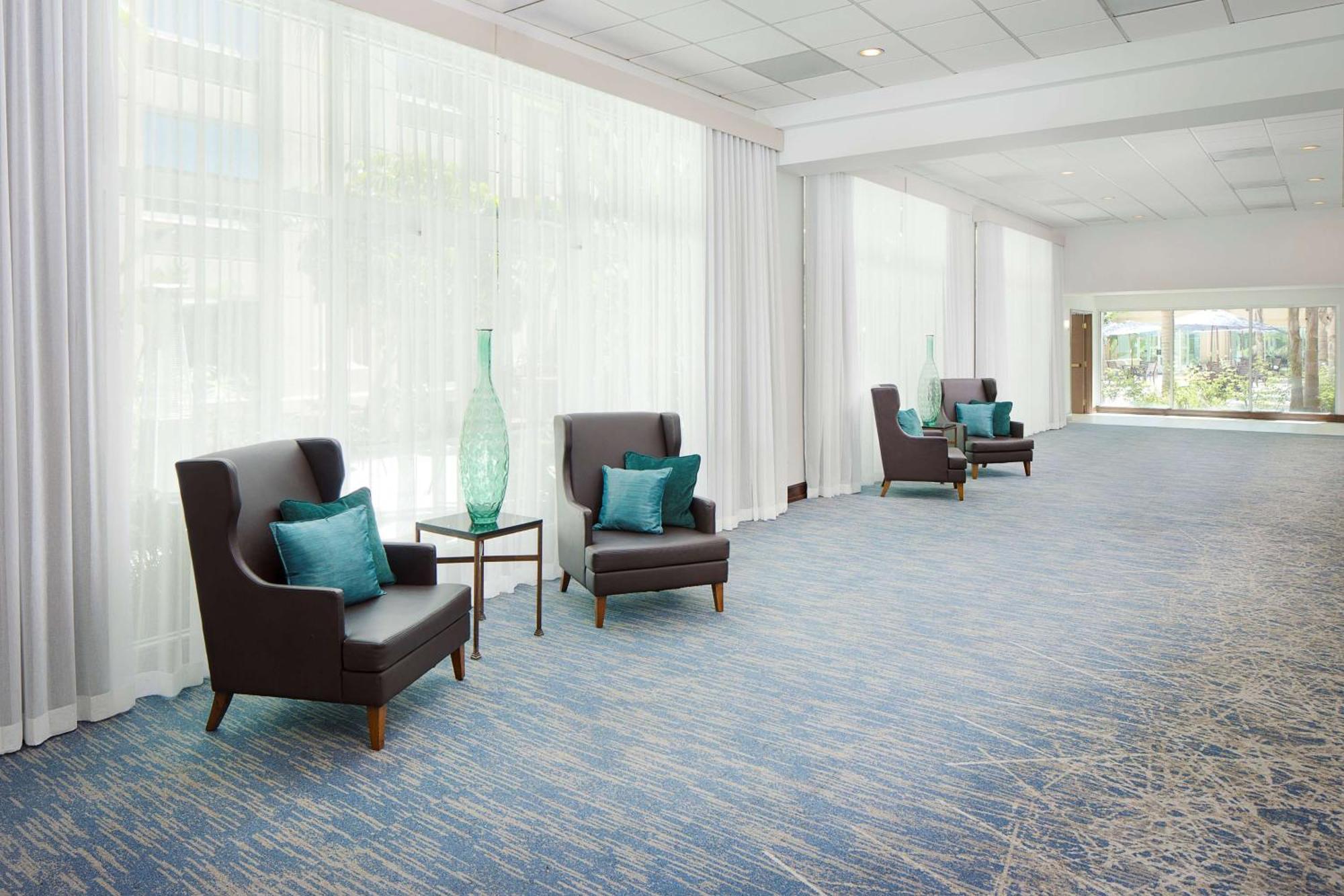 Doubletree By Hilton Los Angeles/Коммерс Экстерьер фото