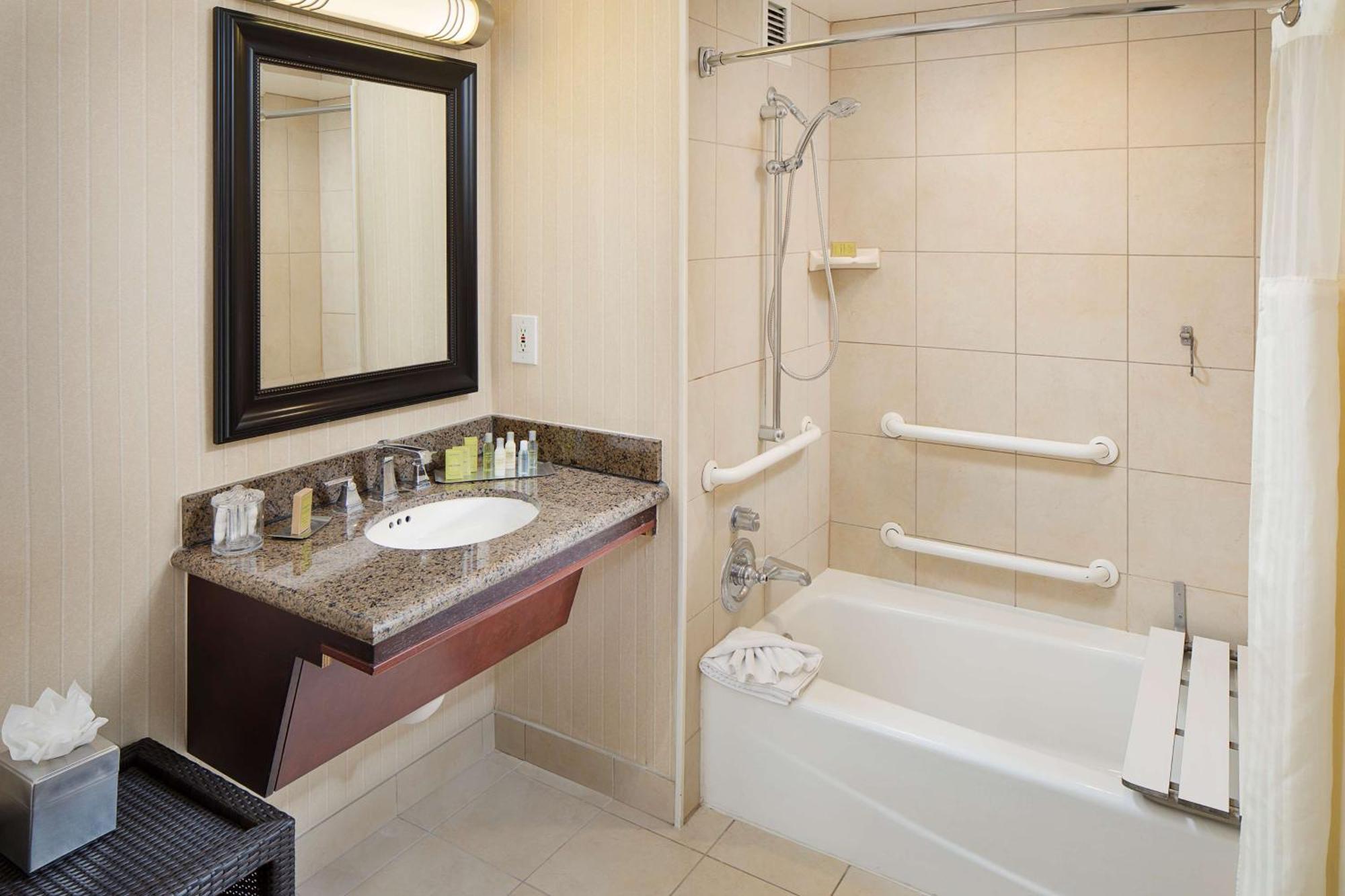 Doubletree By Hilton Los Angeles/Коммерс Экстерьер фото