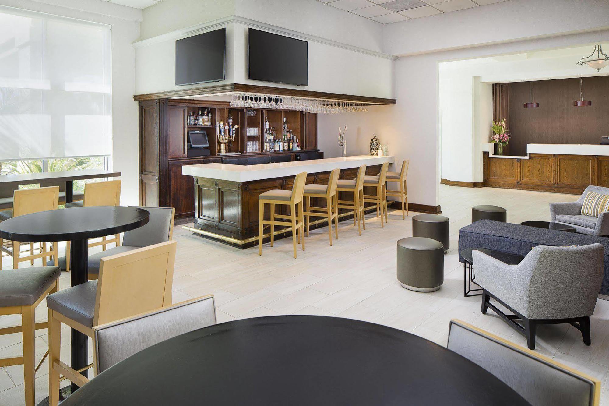 Doubletree By Hilton Los Angeles/Коммерс Экстерьер фото